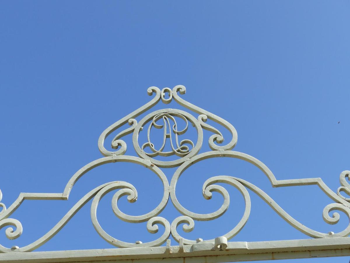 Château du Grand Jardin Valensole Exterior foto
